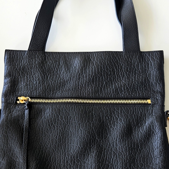 ✨️ Gorgeous Vince Camuto Pebbled Leather Hobo Bag ✨️ - Picture 5 of 10